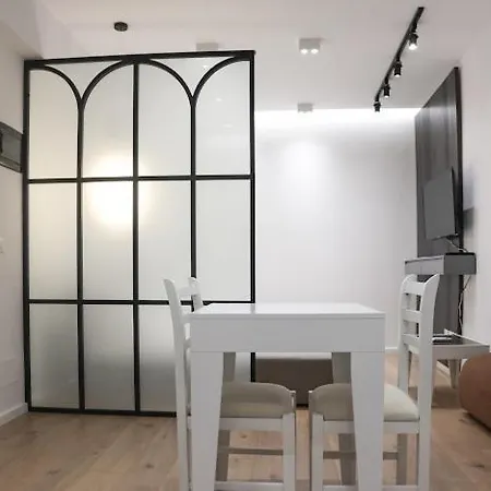 Center Διαμέρισμα Τίρανα